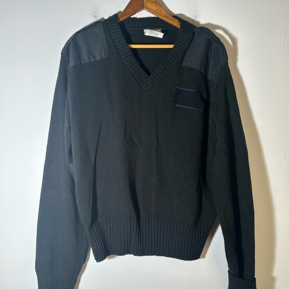 Men's Black V-Neck Sweater - Picture 1 of 4